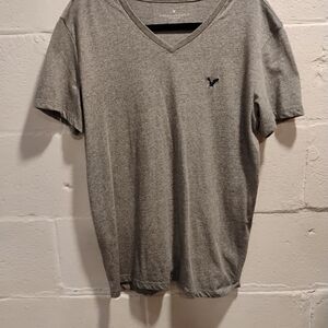 American Eagle Outfitters Gray V-Neck Tee